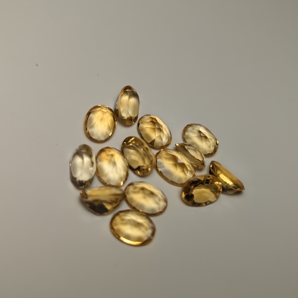 Lot of 13 citrine loose stones - 6x8 oval cut - Picture 2 of 2